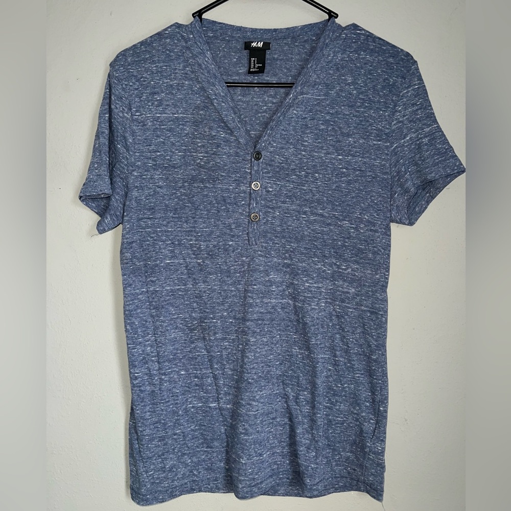 H&M blue button v neck t-shirt